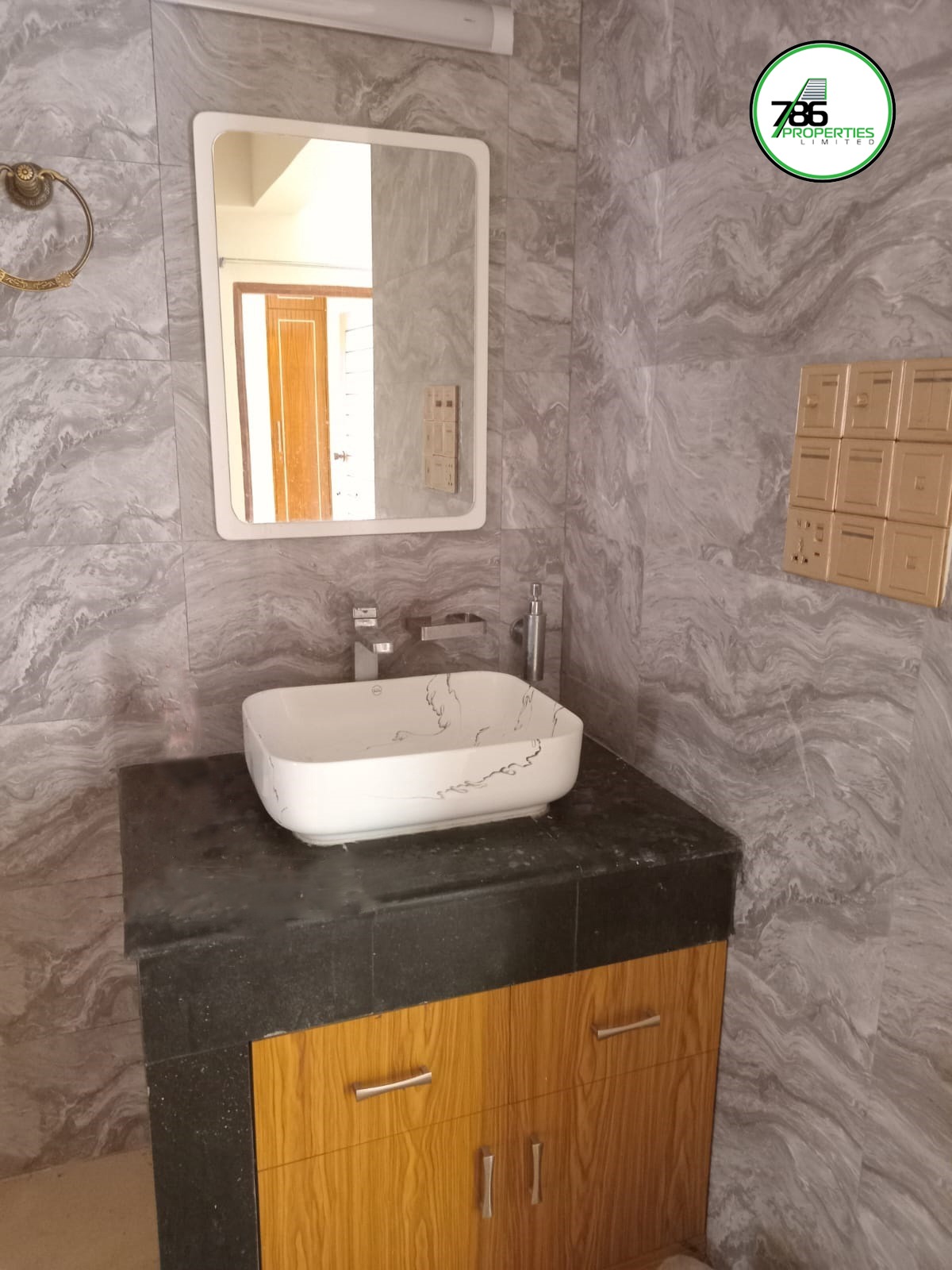 2300 sft New ready flat @ Siddheshwari