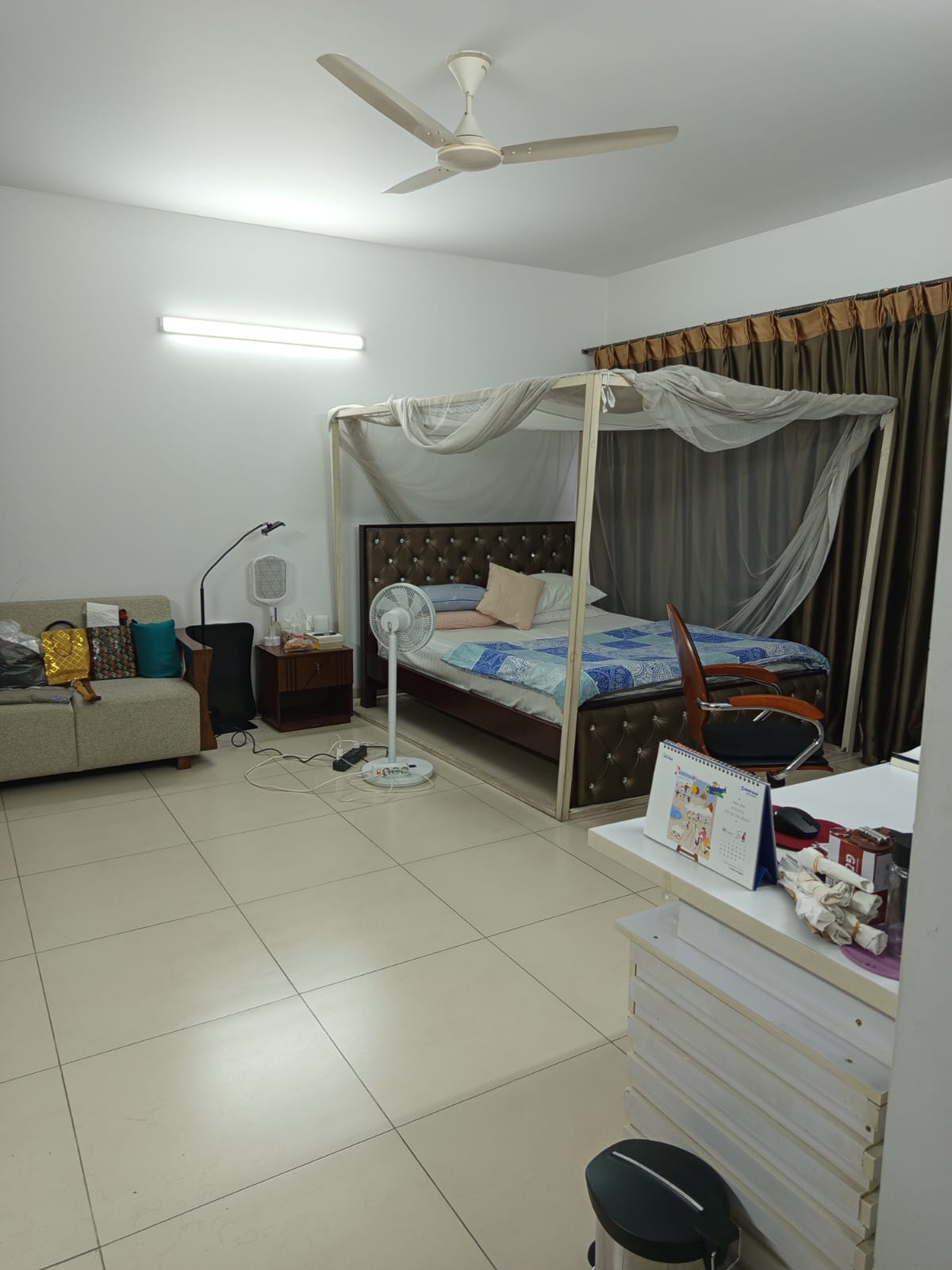 4000 sft Flat for Rent