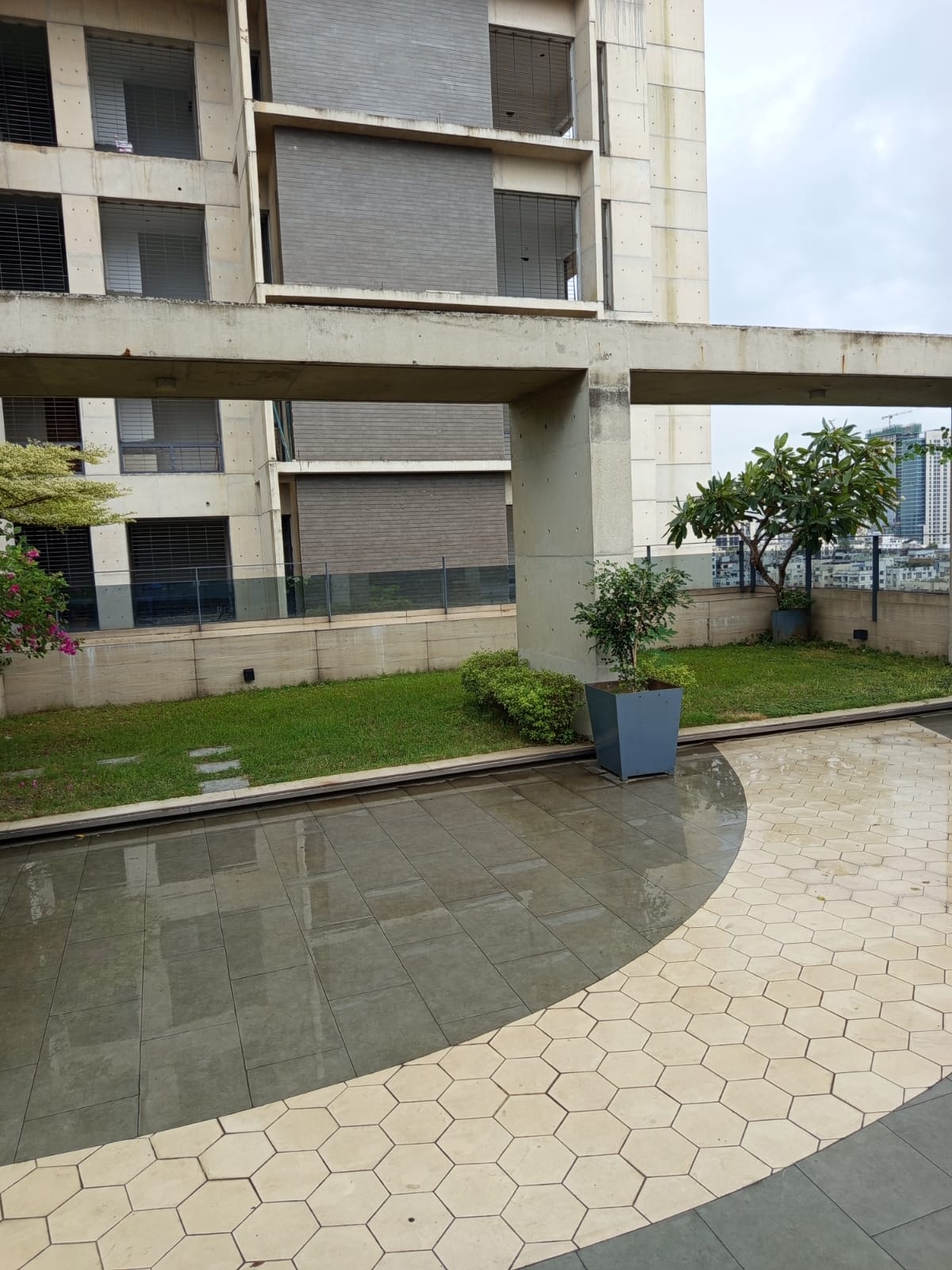 4000 sft Flat for Rent